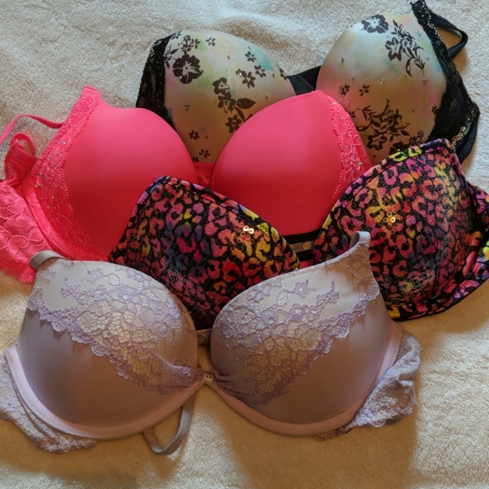 Four push up 34b, Victoria secret/Pink bras.